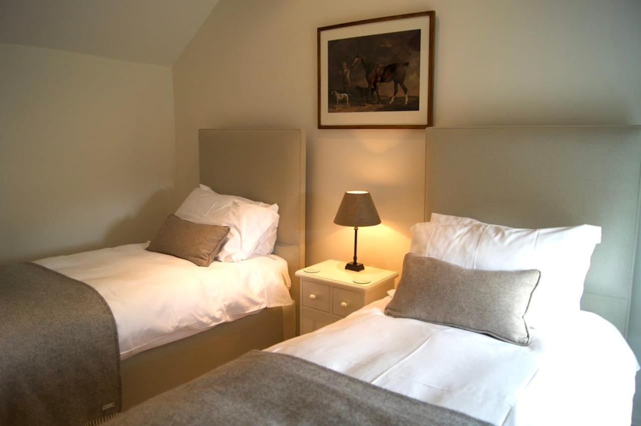 Two Rose Walk Cottage Cotswolds Moreton-in-Marsh Exterior photo